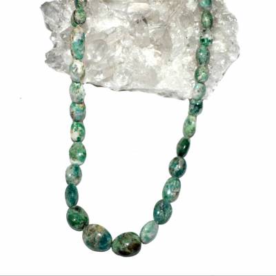 Emerald Crystal: Healing Properties, Meaning & Uses