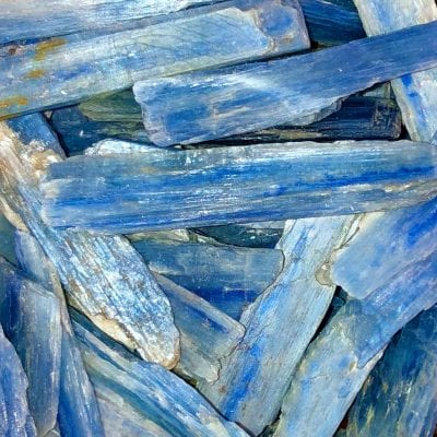 Kyanite Crystal: Healing Properties, Meaning & Uses
