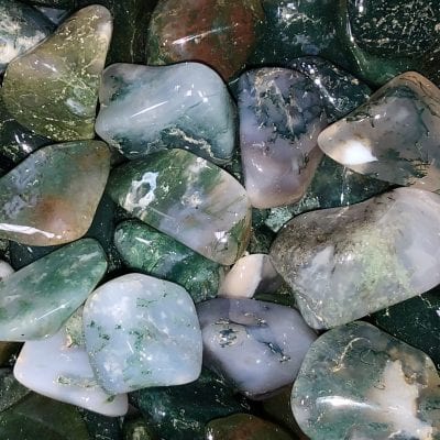 Moss Agate Crystal: Healing Properties, Meaning & Uses